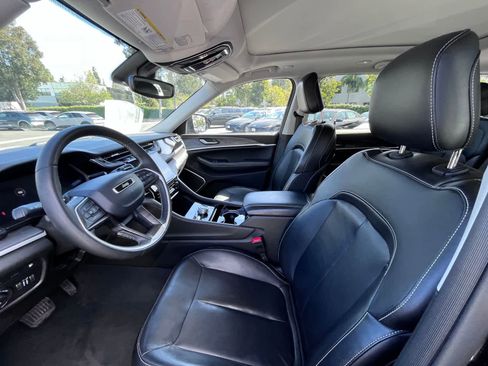 Used 2023 Jeep Grand Cherokee 4WD 4xe image 6