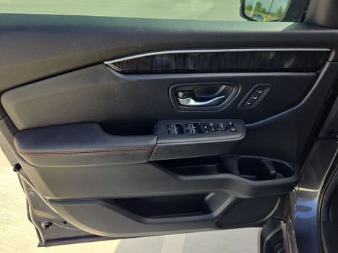 Used 2025 Honda Pilot Black Edition image 13
