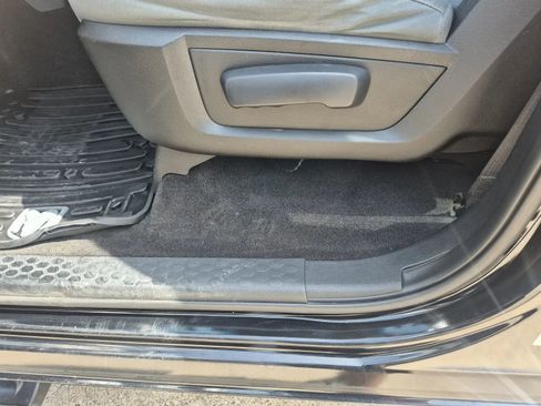 Used 2017 RAM 1500 Classic SLT AWD/4WD image 16