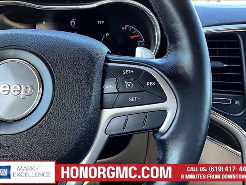Used 2017 Jeep Grand Cherokee Limited image 12