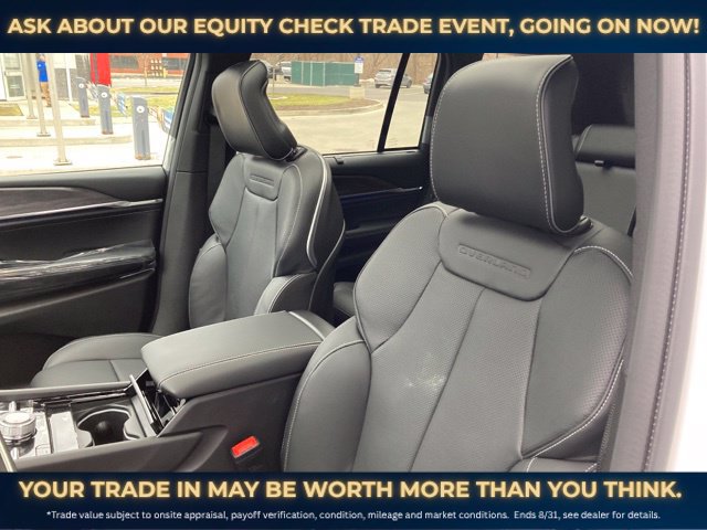 New 2023 Jeep Grand Cherokee Overland w/ Luxury Tech Group IV AWD/4WD image 16