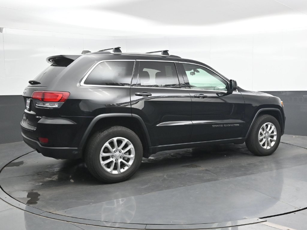 Used 2021 Jeep Grand Cherokee Laredo AWD/4WD image 2