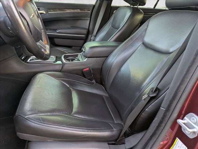 Used 2019 Chrysler 300 Limited RWD image 11
