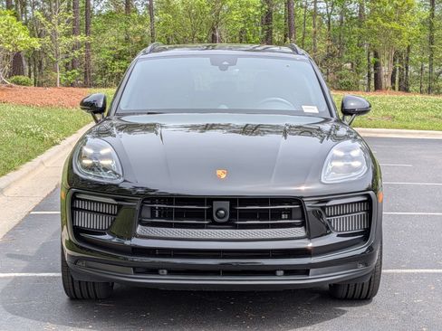 Certified 2026 Porsche Macan S AWD/4WD image 34