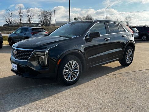 Used 2024 Cadillac XT4 Premium Luxury image 7
