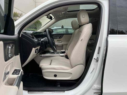 Used 2020 Mercedes-Benz GLB 250 4MATIC image 5