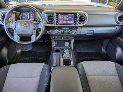 Used 2022 Toyota Tacoma TRD Sport image 14