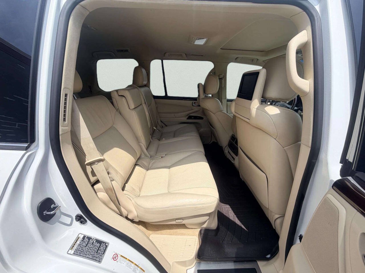 Used 2013 Lexus LX 570 4WD w/ Luxury Pkg image 29