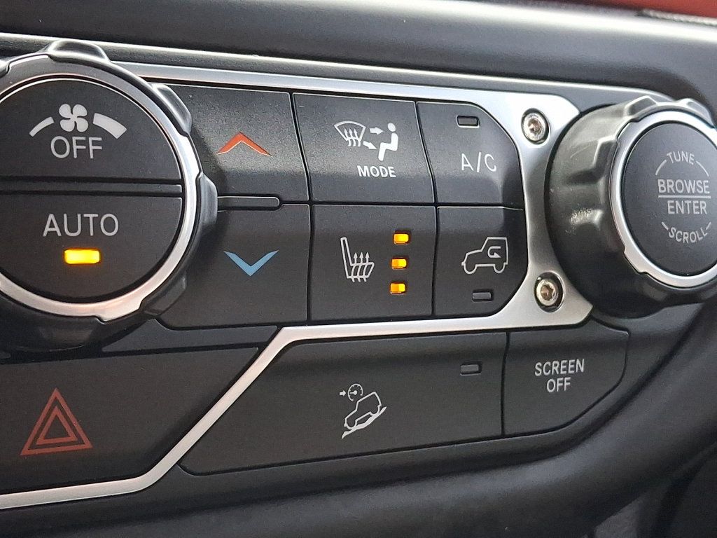 Used 2018 Jeep Wrangler Unlimited Rubicon w/ Cold Weather Group AWD/4WD image 30