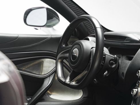 Used 2018 McLaren 720S Performance image 34