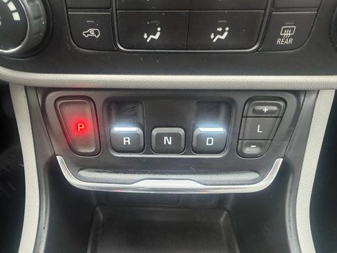 Used 2018 GMC Terrain SLE image 27