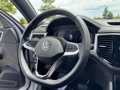 Used 2023 Volkswagen Atlas Cross Sport SE w/ Black Wheel Package AWD/4WD image 18