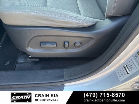 Used 2018 Hyundai Santa Fe SE w/ Cargo Package FWD image 12