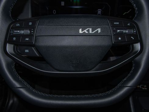 Used 2025 Kia K4 EX FWD image 11