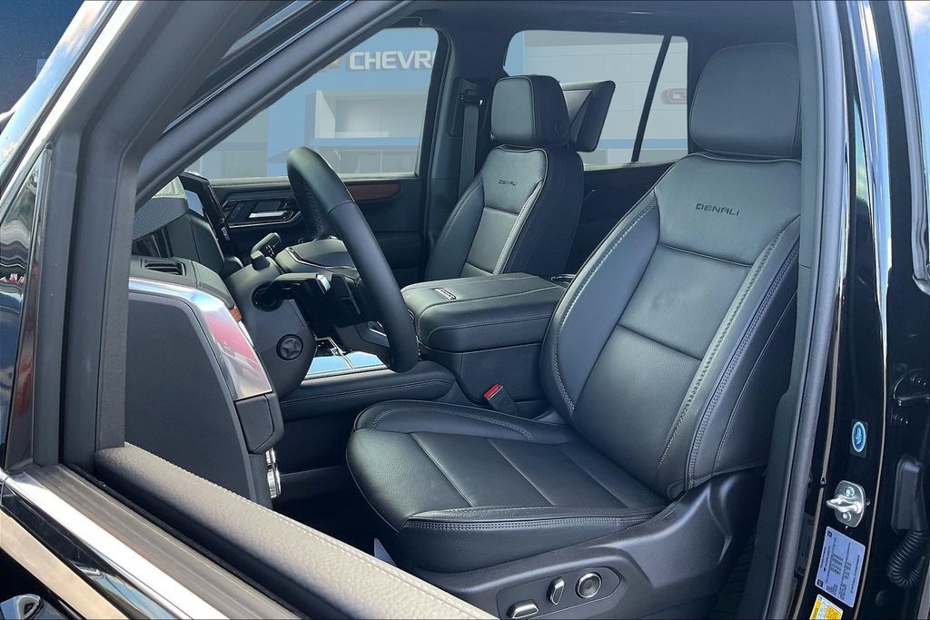 New 2025 GMC Yukon Denali w/ Denali Reserve Package RWD image 24