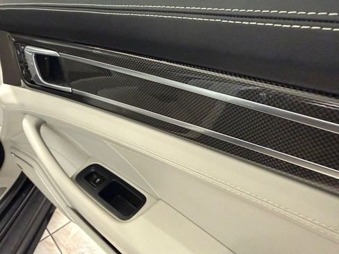 Used 2018 Porsche Panamera 4S w/ Sport Package image 19