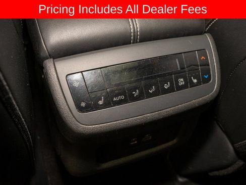 Used 2024 Nissan Pathfinder SL w/ SL Premium Package FWD image 8