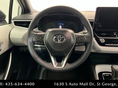 Used 2025 Toyota Corolla SE FWD image 12