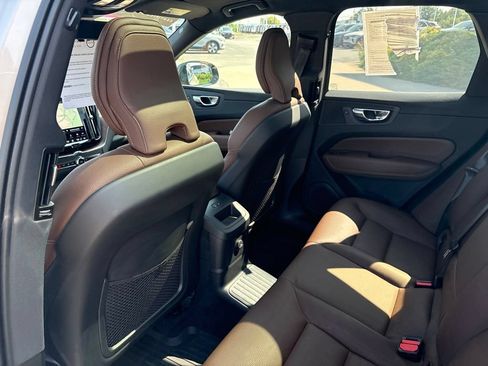 Certified 2025 Volvo XC60 T8 Plus w/ Protection Package Premier AWD/4WD image 32