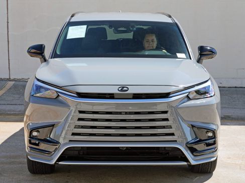 Used 2025 Lexus TX 500h AWD w/ Technology Package image 47