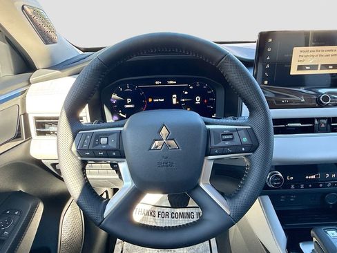 New 2026 Mitsubishi Outlander SE image 11