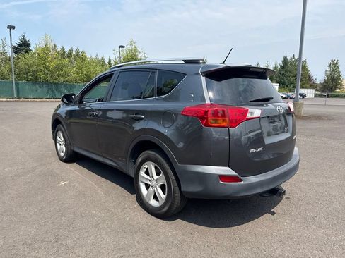 Used 2013 Toyota RAV4 XLE FWD image 5