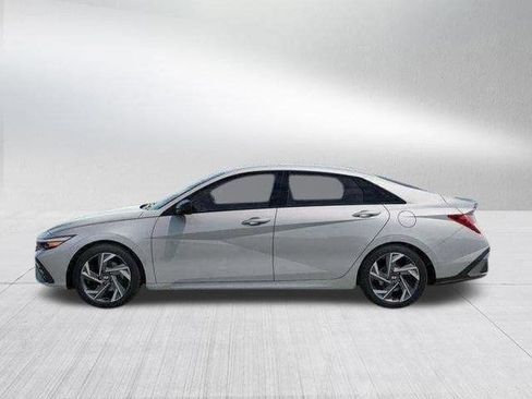 New 2026 Hyundai Elantra SEL Sport Premium FWD image 3