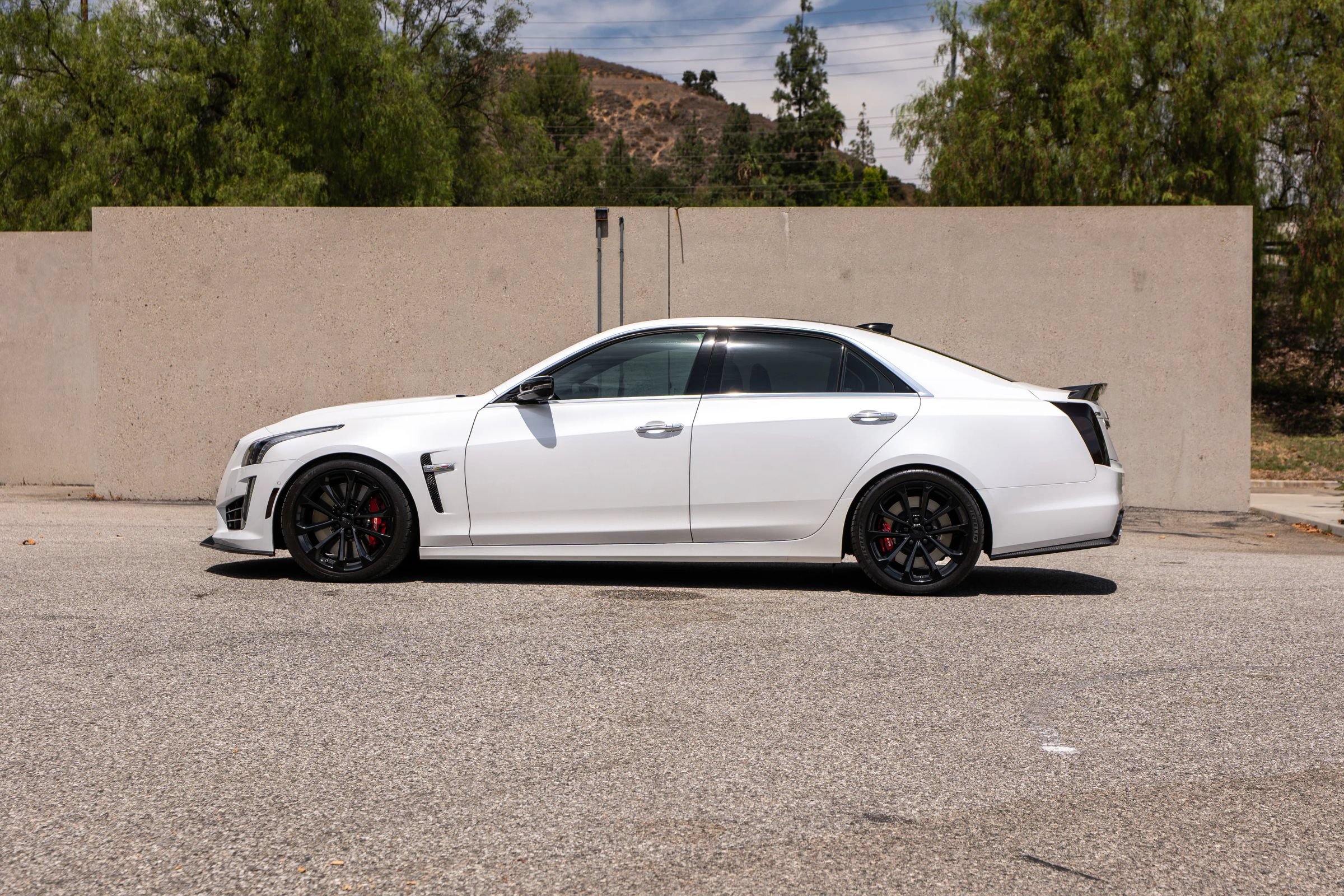 Used 2019 Cadillac CTS V w/ Carbon Fiber Package RWD image 8