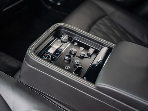 Used 2017 Bentley Mulsanne RWD image 40