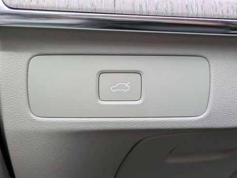 New 2026 Volvo XC90 B6 Ultra w/ Protection Package Premier AWD/4WD image 35