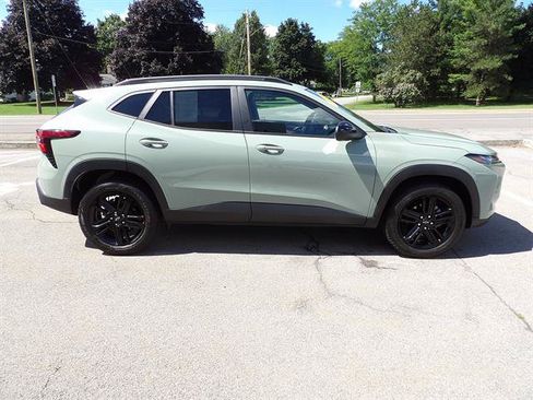 Used 2025 Chevrolet Trax ACTIV w/ Driver Confidence Package FWD image 6