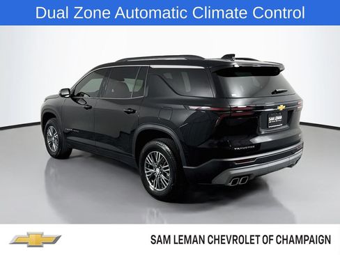 Used 2025 Chevrolet Traverse LT FWD image 5