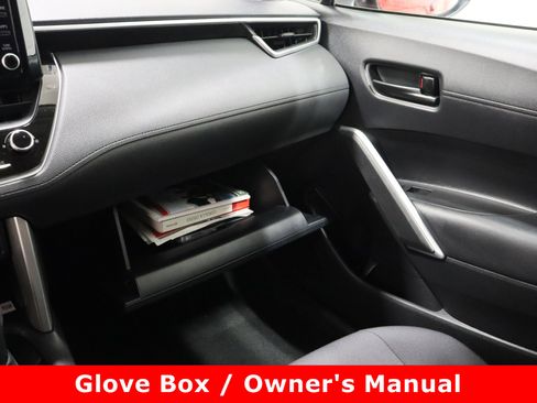 Certified 2022 Toyota Corolla Cross LE image 22