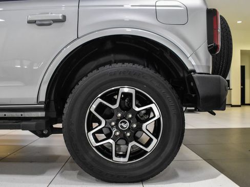 Used 2023 Ford Bronco Outer Banks AWD/4WD image 11