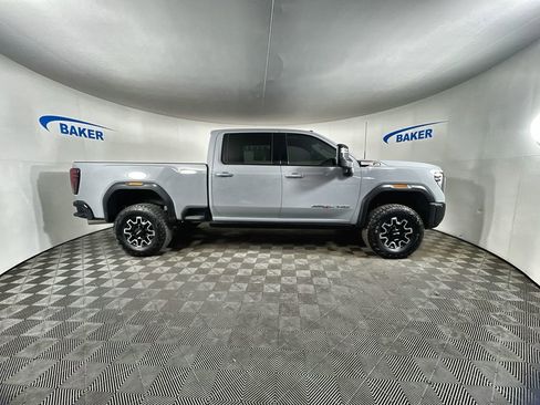 Used 2025 GMC Sierra 2500 AT4X AWD/4WD image 10