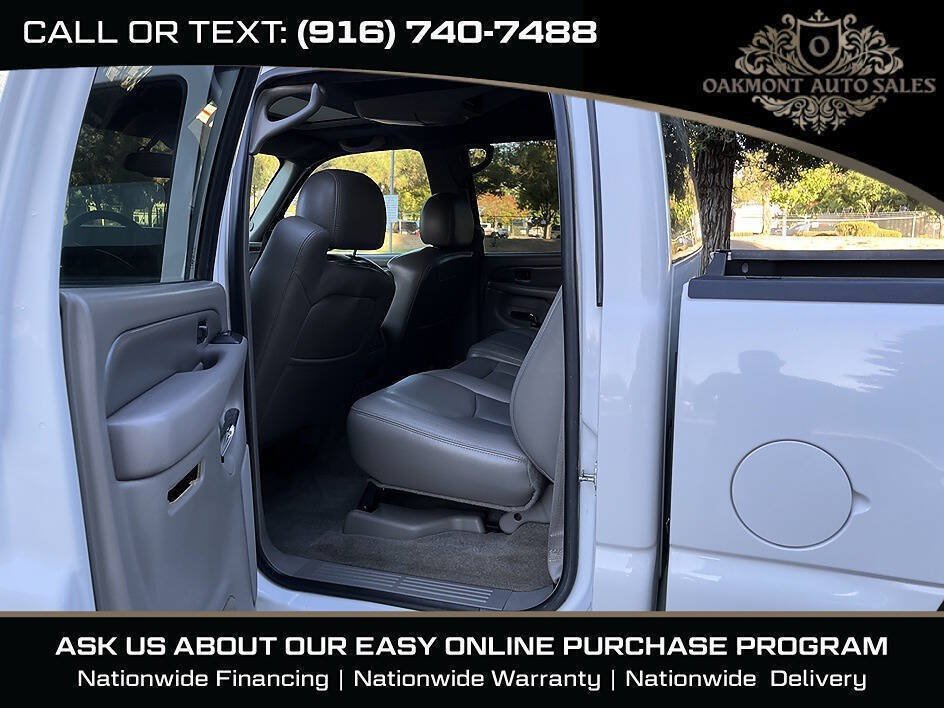 Used 2005 GMC Sierra 1500 Denali w/ Safe And Sound Package AWD/4WD image 25