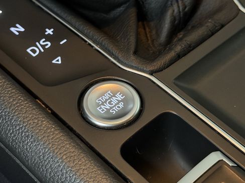 Used 2019 Volkswagen Atlas SE w/ Panoramic Sunroof Package image 29