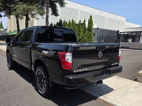 Used 2018 Nissan Titan PRO-4X image 7