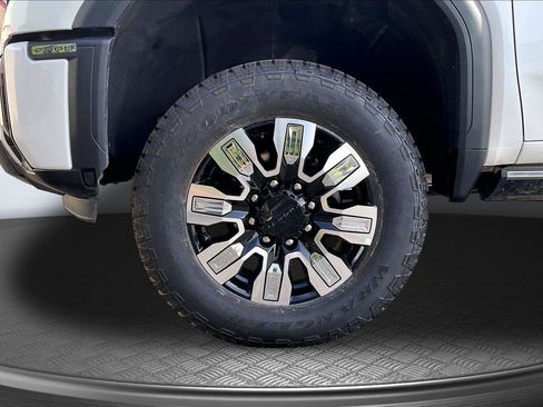 Used 2024 GMC Sierra 2500 Denali Ultimate AWD/4WD image 10