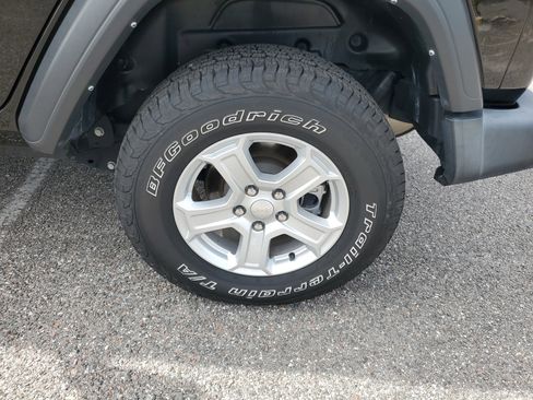 Used 2022 Jeep Wrangler Unlimited Sport image 5