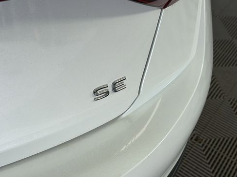 Used 2023 Volkswagen Jetta SE FWD image 17