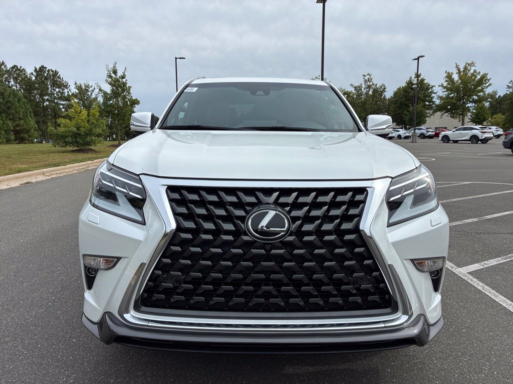 Certified 2022 Lexus GX 460 Luxury w/ Sport Design Package AWD/4WD image 2