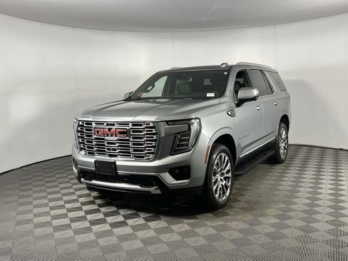 Used 2025 GMC Yukon Denali image 3