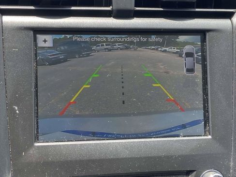Used 2018 Ford Fusion SE w/ Equipment Group 201A FWD image 24