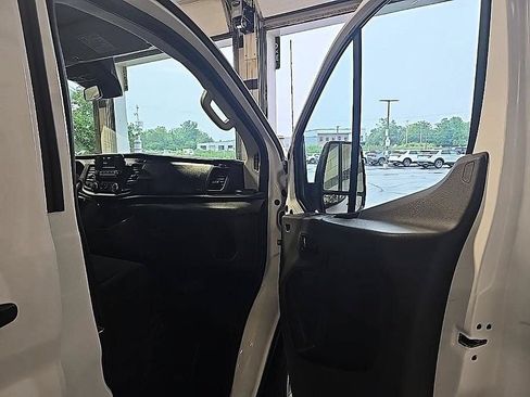 Used 2025 Ford Transit 250 Low Roof w/ Exterior Upgrade Package RWD image 32