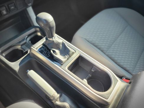 Used 2020 Toyota Tacoma SR5 image 18