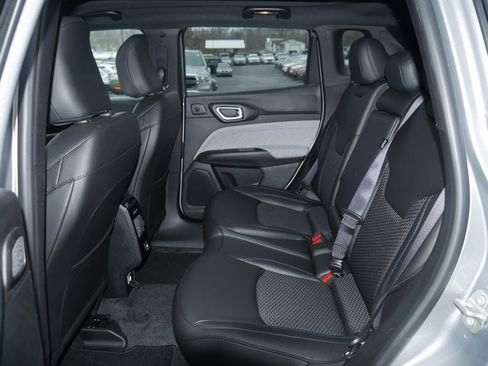 Used 2024 Jeep Compass Latitude w/ Sun and Sound Group image 25