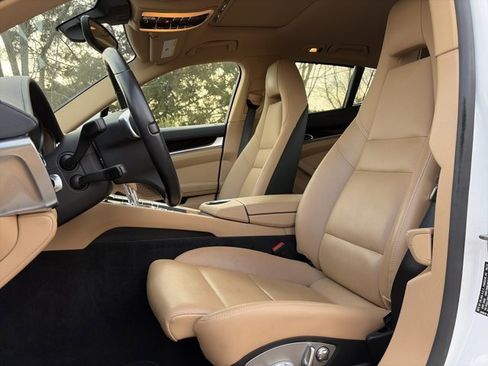 Used 2015 Porsche Panamera S image 18