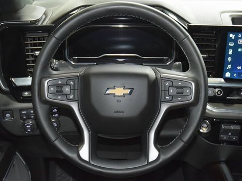 Used 2024 Chevrolet Silverado 1500 High Country w/ Technology Package image 39