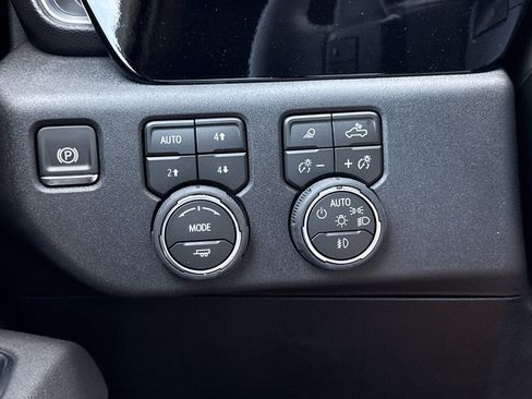 New 2026 Chevrolet Silverado 1500 High Country w/ Midnight Edition AWD/4WD image 21